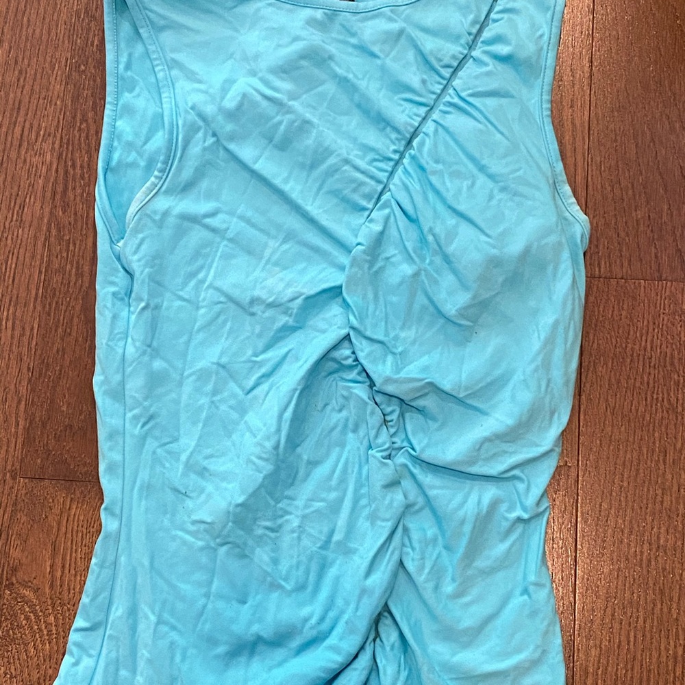 Size Medium Top Bundle - image 3